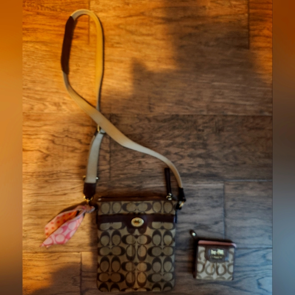 Women's Coach 2-pc Brown and Tan Crossbody Bag - Picture 2 of 8